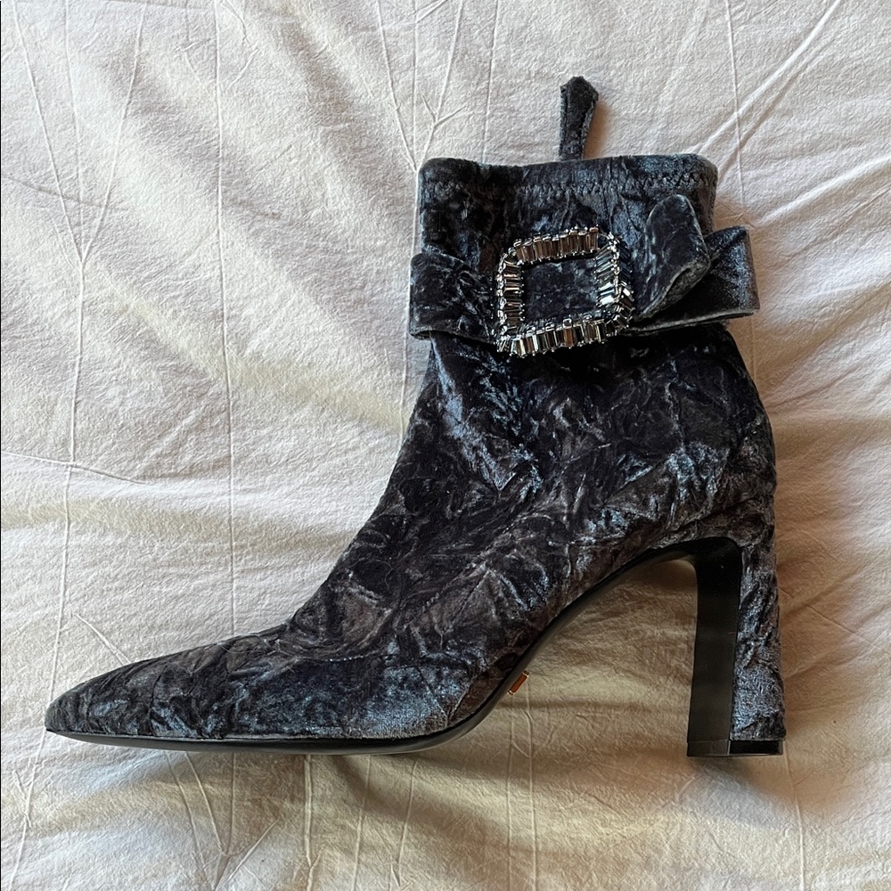 Badgley Mischka Crushed Velvet Heeled Boots - Dark Blue